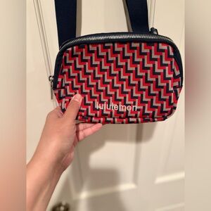 NWT Lululemon Everywhere Belt Bag 1L Monogram Knit Navy Red